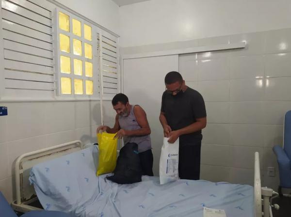  O vendedor Rafael Bruno Vaz esteve no hospital S&atilde;o Carlos Borromeo, no bairro Pedra Mole, Zona Leste de Teresina, para acompanhar um tio, portador de Diabetes Tipo I.(Imagem:Ilanna Serena/g1 )