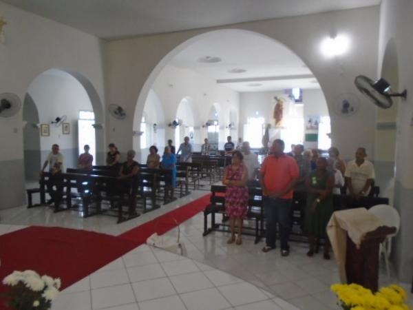 Cat&oacute;licos celebram Santo Ant&ocirc;nio com missa e b&ecirc;n&ccedil;&atilde;o dos p&atilde;es em Bar&atilde;o de Graja&uacute;.(Imagem:FlorianoNews)
