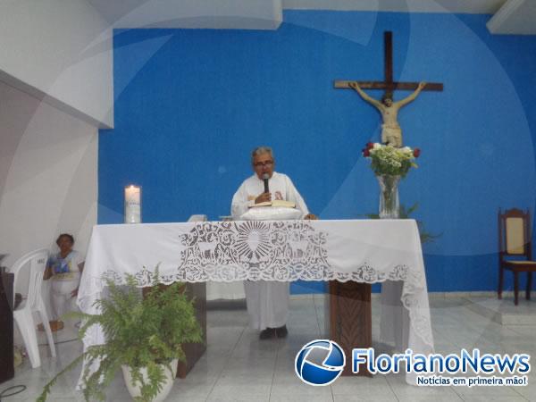 Prociss&atilde;o e missa encerraram o festejo de Nossa Senhora da Concei&ccedil;&atilde;o em Floriano.(Imagem:FlorianoNews)