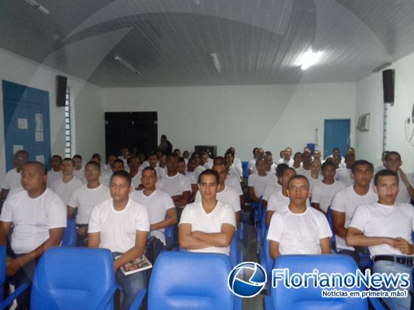 Autoridades participam de aula inaugural Curso de Forma&ccedil;&atilde;o de Soldados.(Imagem:FlorianoNews)