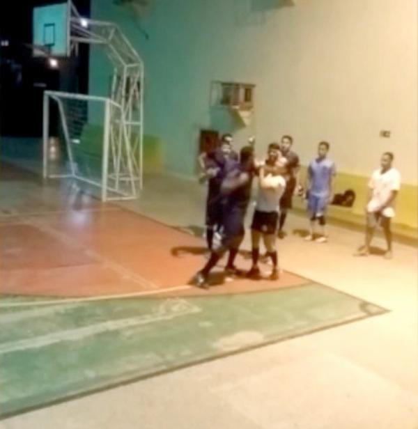 &Aacute;rbitra foi agredida a socos ap&oacute;s expulsar jogador de partida.(Imagem:Reprodu&ccedil;&atilde;o)