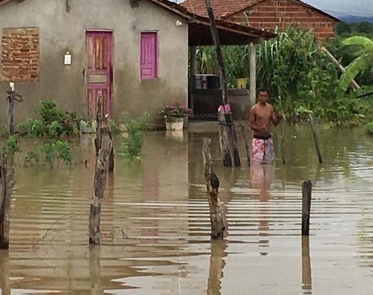 Em estado de calamidade, Curimatá fica 4 dias sem água
