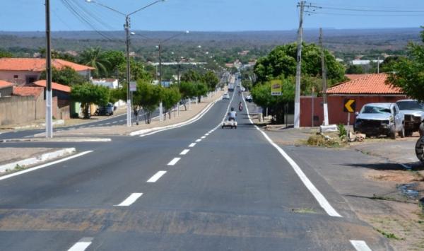 DNIT revitaliza sinaliza&ccedil;&atilde;o horizontal em BRs de Floriano.(Imagem:Secom)