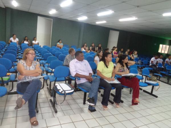 Floriano sedia IV Encontro da Rede de Aten&ccedil;&atilde;o Psicossocial e Intercambista.(Imagem:FlorianoNews)