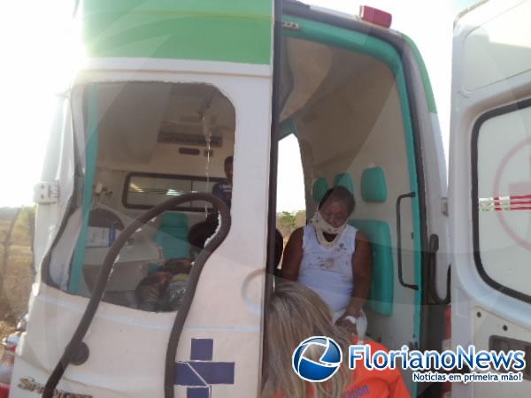 Acidente envolvendo carreta e ambul&acirc;ncia deixa quatro feridos.(Imagem:FlorianoNews)