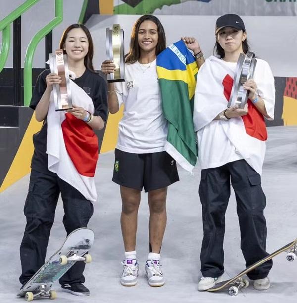 Rayssa Leal campe&atilde; da etapa da China (Imagem:Julio Detefon)
