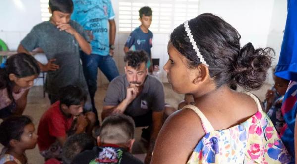  Casal que percorre o pa&iacute;s em motorhome e quer reformar escola no litoral do Piau&iacute;.(Imagem:Arquivo Pessoal )