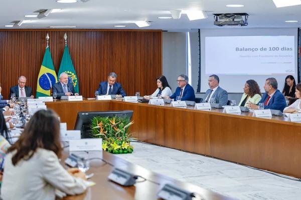 Lula pede a ministros que não anunciem medidas sem o aval do Planalto