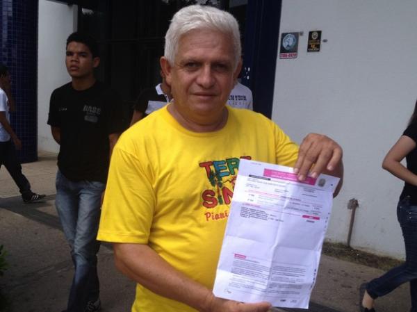 Depois de ver tr&ecirc;s filhos formados, o funcion&aacute;rio p&uacute;blico resolveu tentar o Enem.(Imagem:Patr&iacute;cia Andrade/G1)