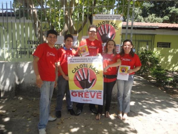 Servidores em greve(Imagem:Florianonews)