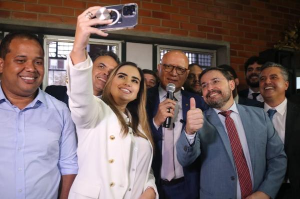Bárbara do Firmino desiste de disputar Prefeitura de Teresina e anuncia apoio a Fábio Novo