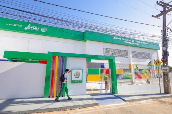 Rede Estadual inicia ano letivo nesta quinta (19) com mais de 150 mil estudantes e cerca de 5 mil novos professores em sala de aula(Imagem:Letícia Santos)