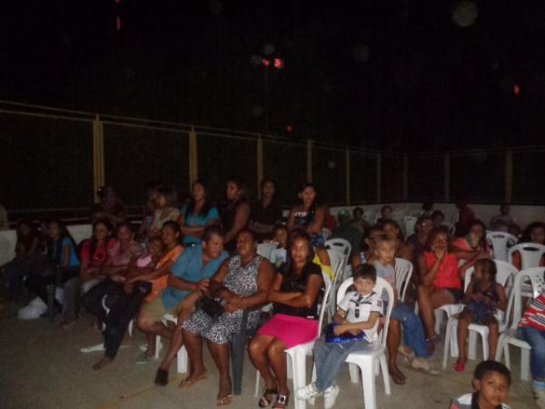 Professores promovem homenagem &agrave;s m&atilde;es em comunidade rural de Floriano.(Imagem:FlorianoNews)