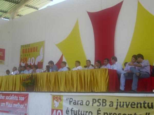PSB está realizando em Floriano encontro regional com partidos de oposição.