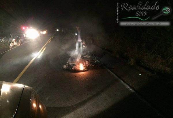 Motociclista tem morte imediata ap&oacute;s colidir com carro na PI-112 pr&oacute;ximo a Uni&atilde;o(Imagem:Realidade em Foco)