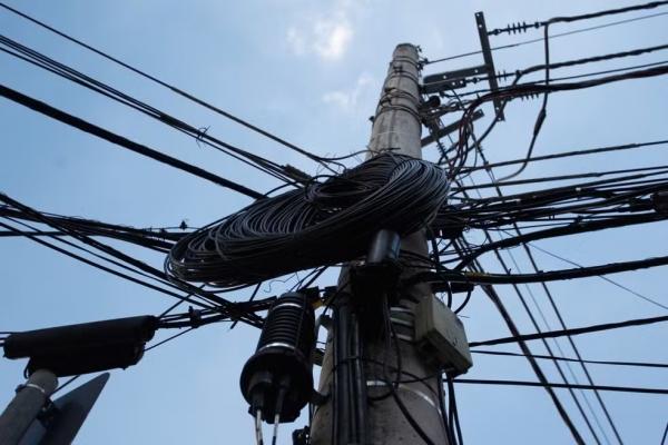 Lei obriga concessionárias a remover cabos e fios sem uso em locais públicos no Piauí
