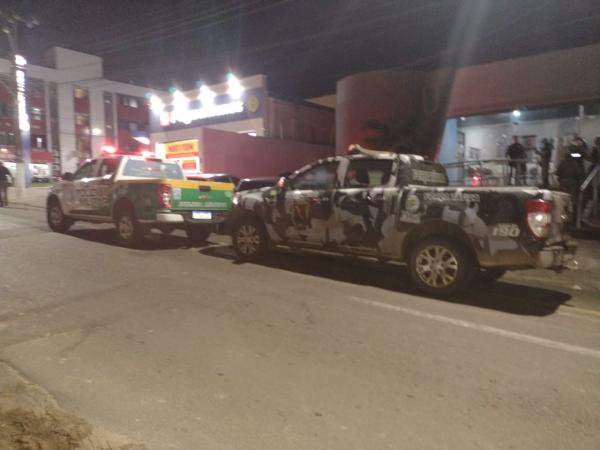 Delegada relata prisão de suspeitos por tráfico de drogas e apreensão de arma de fogo em Floriano