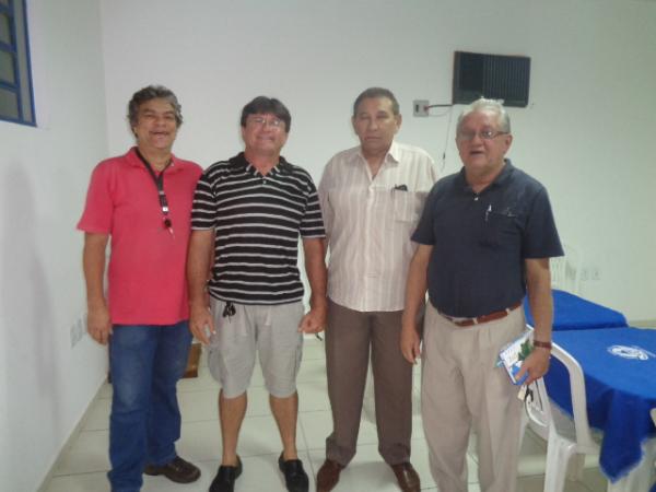 CEC realizará festa em homenagem às mães com Jerry Adriani