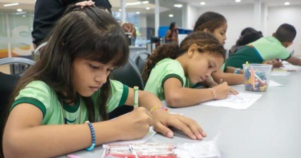 Alunos de Lagoa do Piauí vivenciam programação cultural no Sesc Cajuína