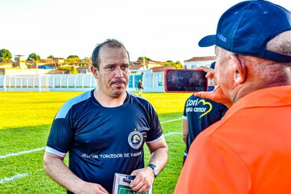 Técnico do Corisabbá cita fatores cruciais para vitória e ainda aponta time alvinegro como "azarão"