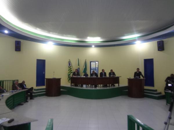 Câmara Municipal de Floriano realizou primeira Sessão Ordinária de 2013.(Imagem:FlorianoNews)