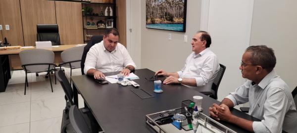 Prefeito Antônio Reis e dep. Georgiano discutem investimentos para Floriano em audiência estratégica