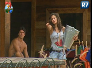 Carol volta a reclamar de Janaina