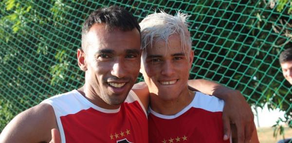 Mutante no River-PI? Lateral André faz visual "tempestade" e ganha zoação