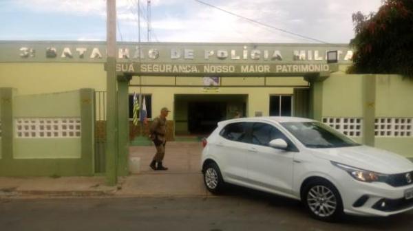 Motocicleta é tomada de assalto na Rua Padre Uchoa