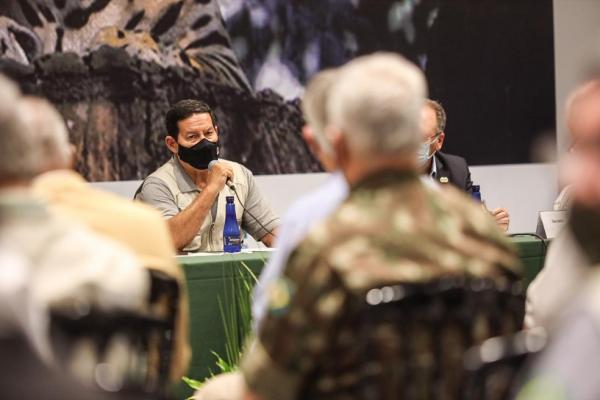 Após carta de Bolsonaro, Mourão vê caminho aberto para retomar "diálogo respeitoso entre os poderes"