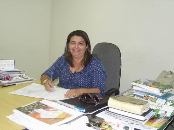 TRE derruba o embargo que mantinha a Prefeita de Jerumenha no cargo