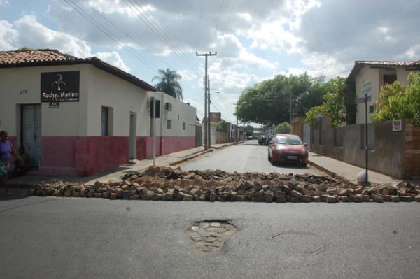 SEINFRA continua o trabalho de recuperação das valas