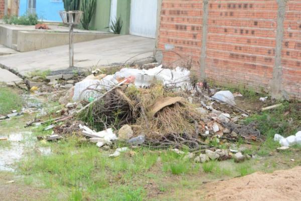 Descarte de lixo e entulhos em locais inadequados gerarão penalidades em Floriano