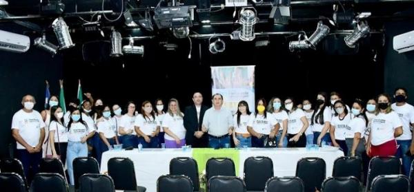 Pacto pela Aprendizagem: prefeito Antônio Reis firma contratos para jornada ampliada