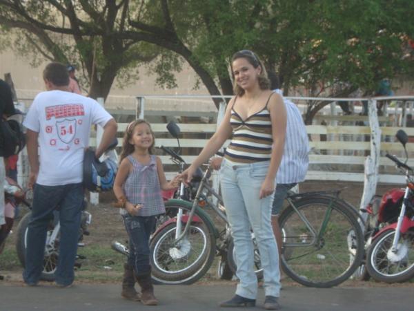 Visitantes na Vaquejada do Parque Tatu de Floriano(Imagem:reda&ccedil;ao)
