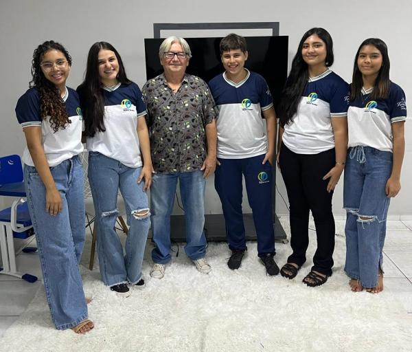 Escritor José Paraguassú participa de projeto literário com alunos do Colégio Madre Teresa