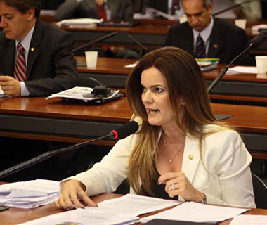 "É o governador quem decide", diz Iracema sobre apoio de prefeitos a Margarete