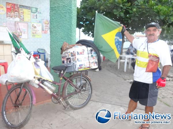 Munic&iacute;pio de Floriano recebeu a visita do Ciclista Maluco(Imagem:FlorianoNews)