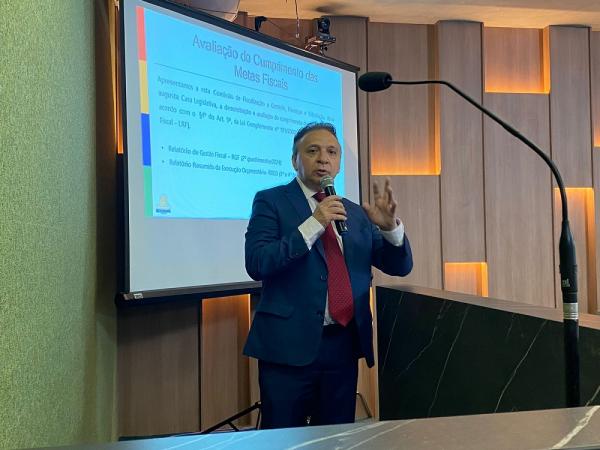 Piauí tem aumento das despesas e equilíbrio fiscal preocupa, diz Emílio Júnior