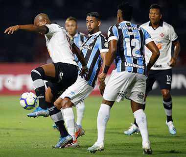 Grêmio e Inter tentam G-4 após queda em mata-matas