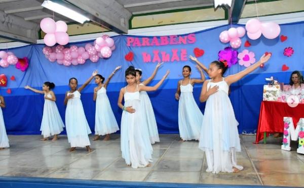 Prefeitura de Floriano realiza homenagem emocionante às mães nas escolas municipais