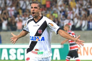 Dupla de zaga do Vasco está a um gol de igualar atacantes na Série B