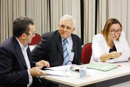 Deputados aprovam projeto de incentivo educacional e de sanção a gestores públicos