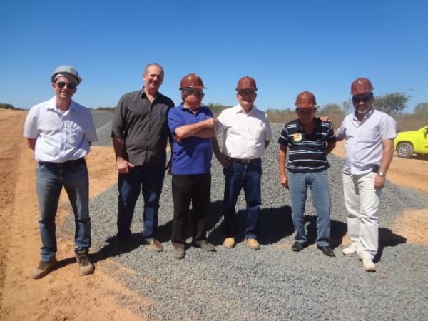 Secret&aacute;rio dos Transportes visita obras em Floriano.(Imagem:FlorianoNews)
