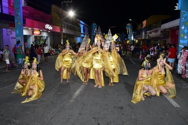 Desfile das Escolas de Samba encanta público na Avenida Getúlio Vargas.(Imagem:Secom)