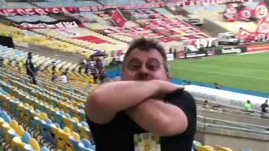 Presidente do Ceará vibra com elenco e provoca Flamengo após vitória: "Vapo vapo"