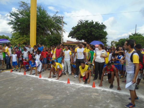 Festival de Atletismo re&uacute;ne estudantes de escolas municipais de Floriano.(Imagem:FlorianoNews)