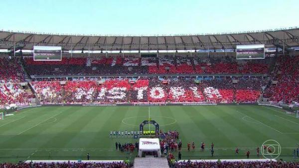 Fizeram hist&oacute;ria! No Maracan&atilde;, torcida do Flamengo homenageia Rodrigo Caio e Filipe Lu&iacute;s em suas despedidas(Imagem:Reprodu&ccedil;&atilde;o)