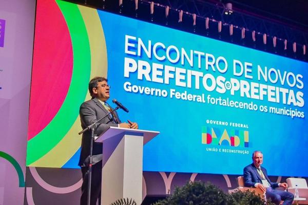 Rafael Fonteles fala sobre os benefícios da reforma tributária no Encontro de Novos Prefeitos