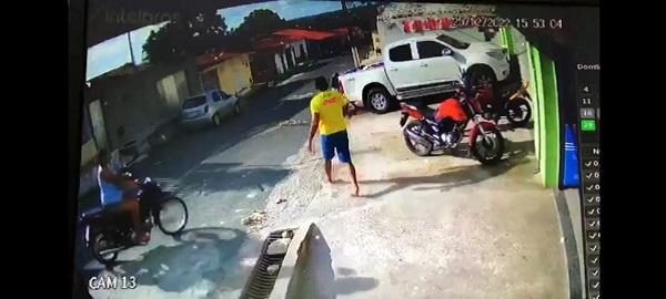 Mercadinho é assaltado mais uma vez em Floriano e comerciante reage